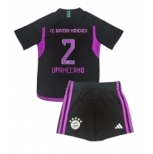 Bayern Munich Dayot Upamecano #2 Uit tenue Kids 2023-24 Korte Mouwen (+ broek)