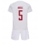 Denemarken Joakim Maehle #5 Uit tenue Kids WK 2022 Korte Mouwen (+ broek)