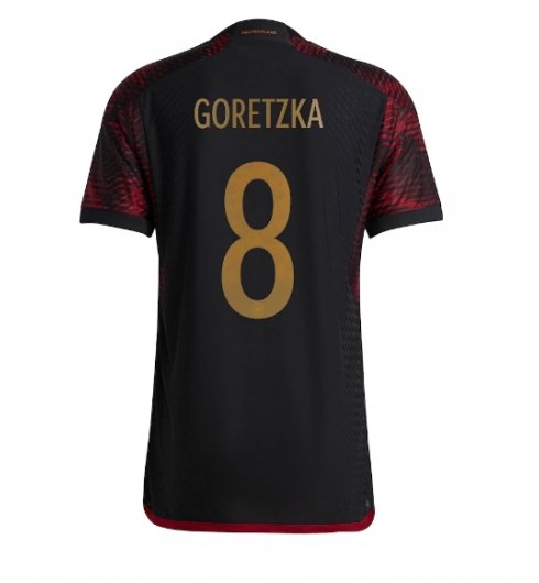 Duitsland Leon Goretzka #8 Uit tenue WK 2022 Korte Mouwen