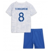 Frankrijk Aurelien Tchouameni #8 Uit tenue Kids WK 2022 Korte Mouwen (+ broek)