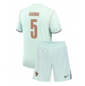 Frankrijk Jules Kounde #5 Uit tenue Kids WK 2026 Korte Mouwen (+ broek)