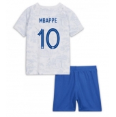 Frankrijk Kylian Mbappe #10 Uit tenue Kids WK 2022 Korte Mouwen (+ broek)