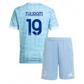 Juventus Khephren Thuram #19 Uit tenue Kids 2025-26 Korte Mouwen (+ broek)