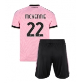 Juventus Weston McKennie #22 Uit tenue Kids 2026-27 Korte Mouwen (+ broek)