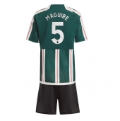 Manchester United Harry Maguire #5 Uit tenue Kids 2023-24 Korte Mouwen (+ broek)