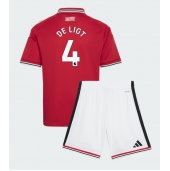 Manchester United Matthijs de Ligt #4 Thuis tenue Kids 2026-27 Korte Mouwen (+ broek)